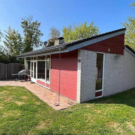 Knusse Bungalow Op Groen Park! Ауддорп Экстерьер фото