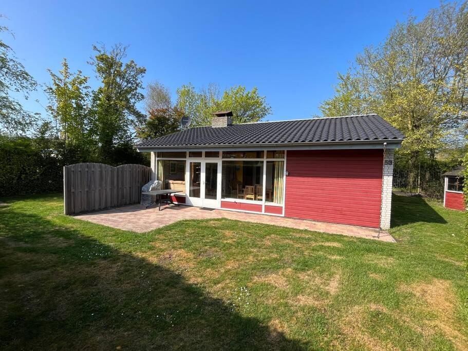 Knusse Bungalow Op Groen Park! Ауддорп Экстерьер фото